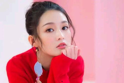 娱乐吃瓜姐李沁,娱乐圈的“吃瓜女王”，揭秘明星幕后故事